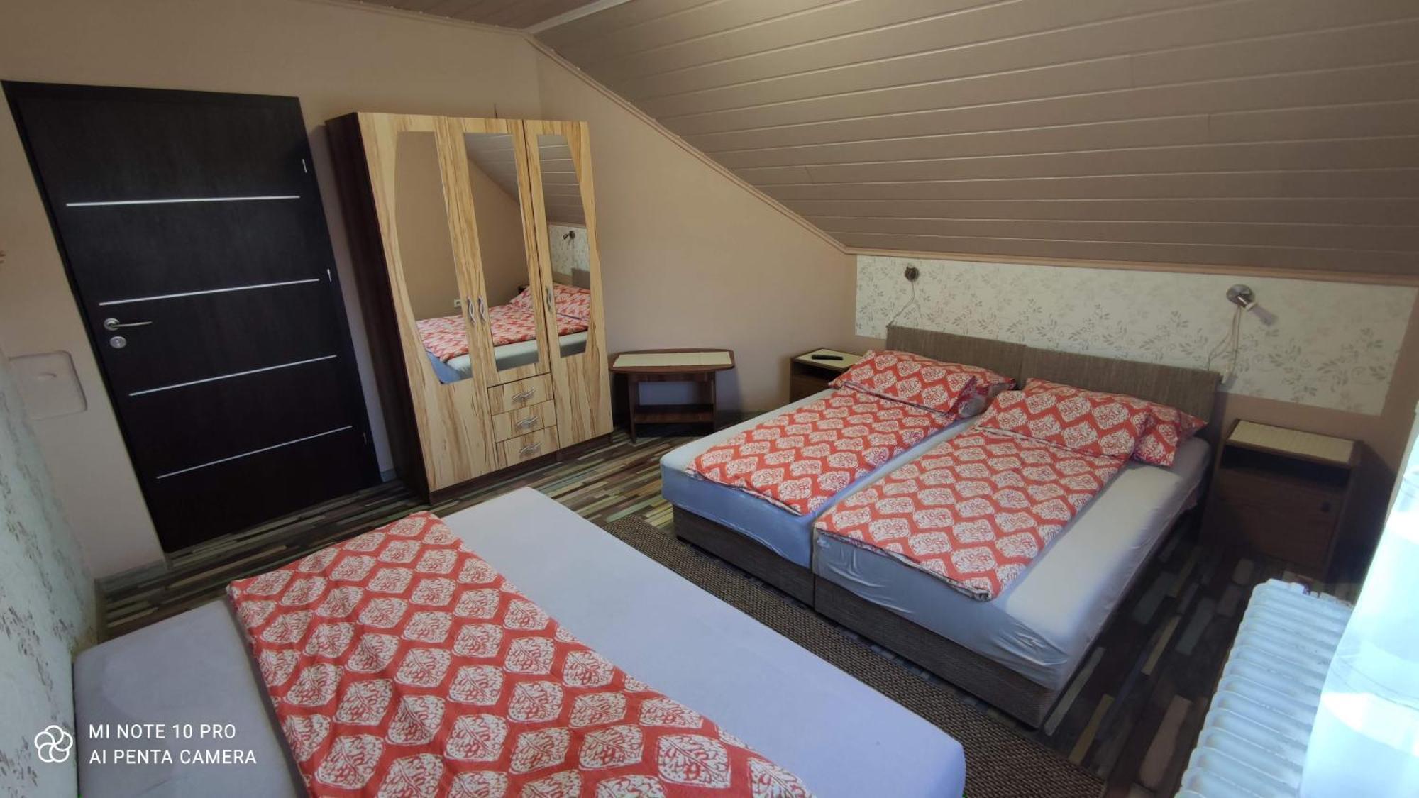 Apartman Aniko Vendeghaz 哈卡尼 外观 照片
