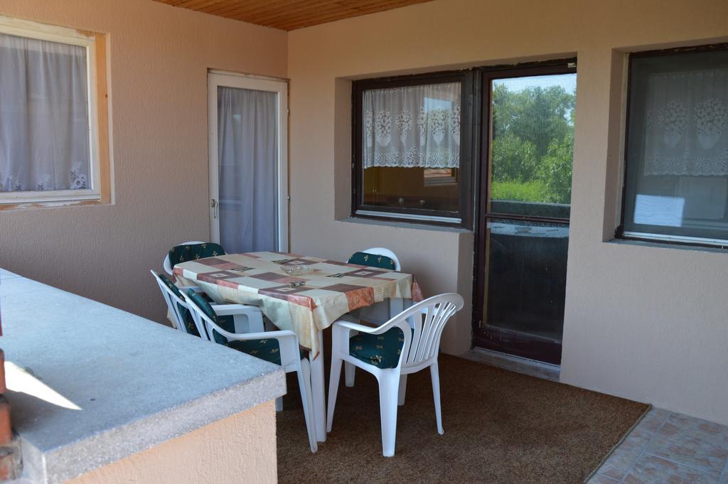 Apartman Aniko Vendeghaz 哈卡尼 外观 照片